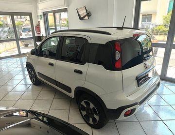 Fiat Panda 1.0 FireFly S&S Hybrid City Cross Neopatentati
