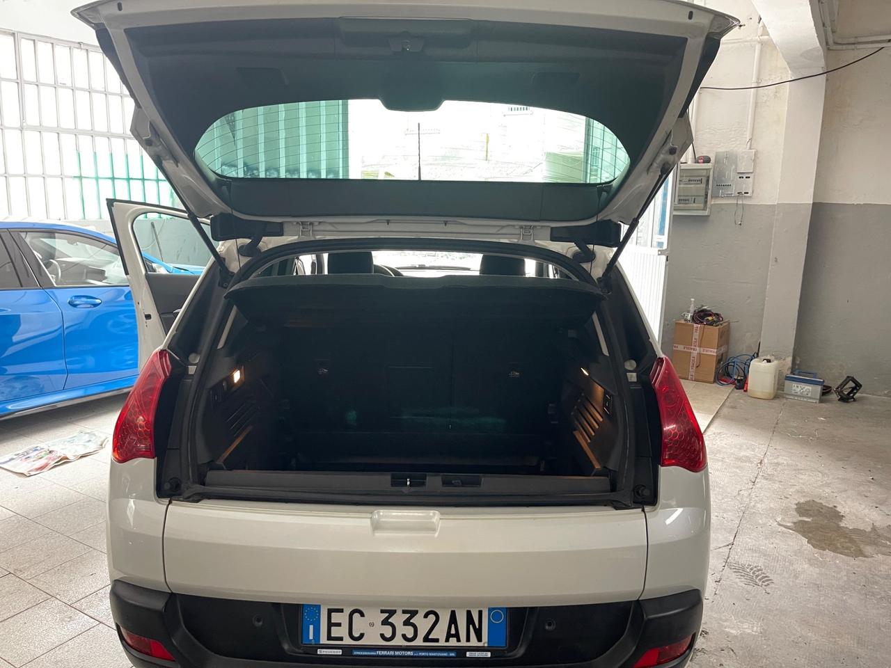 Peugeot 3008 1.6 HDi 110CV cambio robotizzato Premium