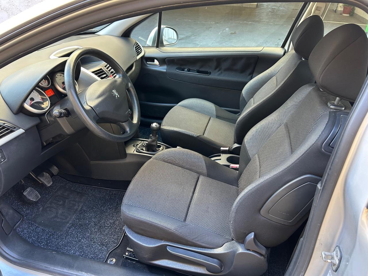 Peugeot 207 1.4 8V 75CV 3p. Energie Sport