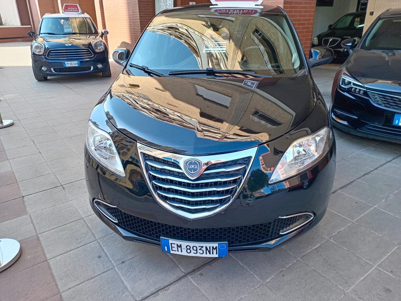 Lancia Ypsilon 1.2 69 CV Unyca