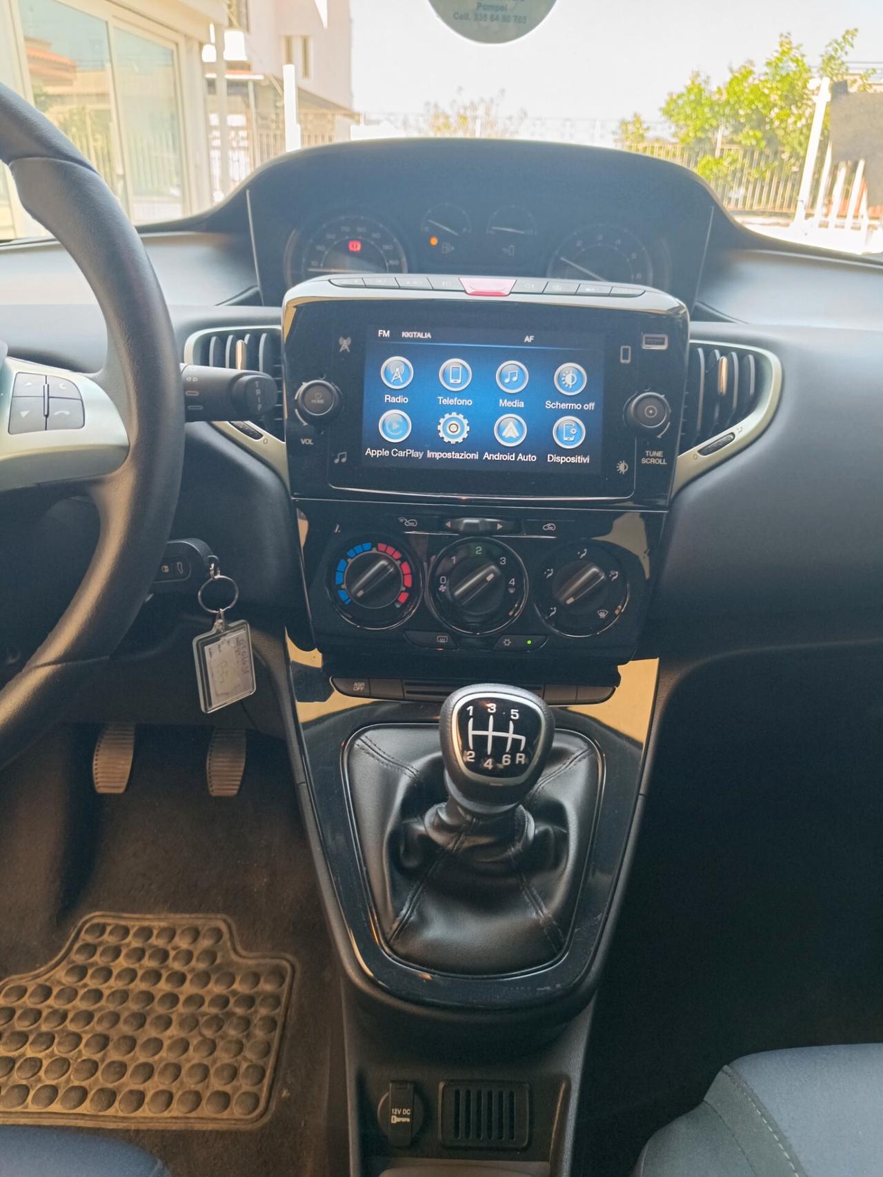 Lancia Ypsilon 1.0 FireFly 5 porte S&S Hybrid Platino