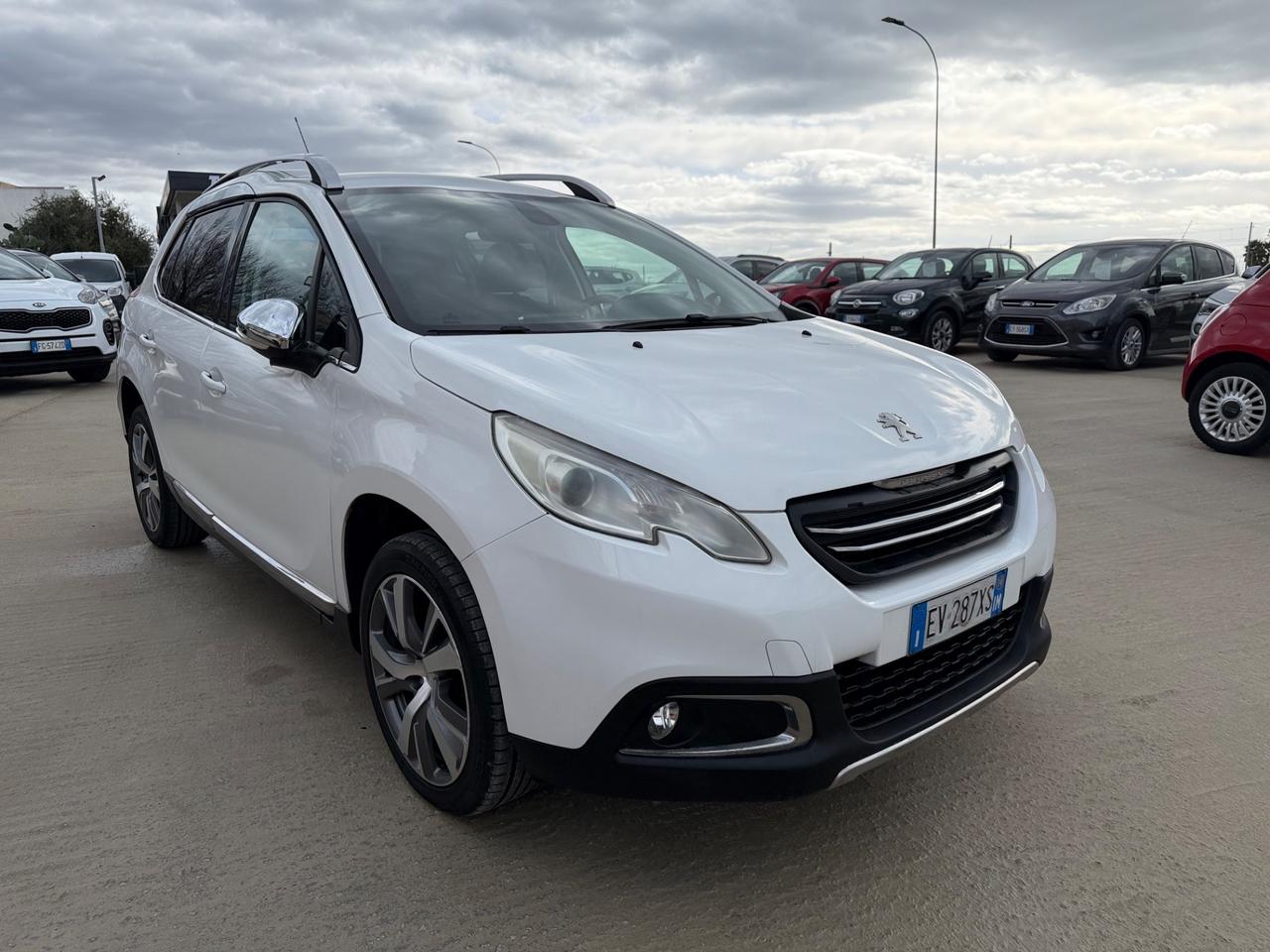 Peugeot 2008 1.6 e-HDi 115 CV Stop&Start Féline
