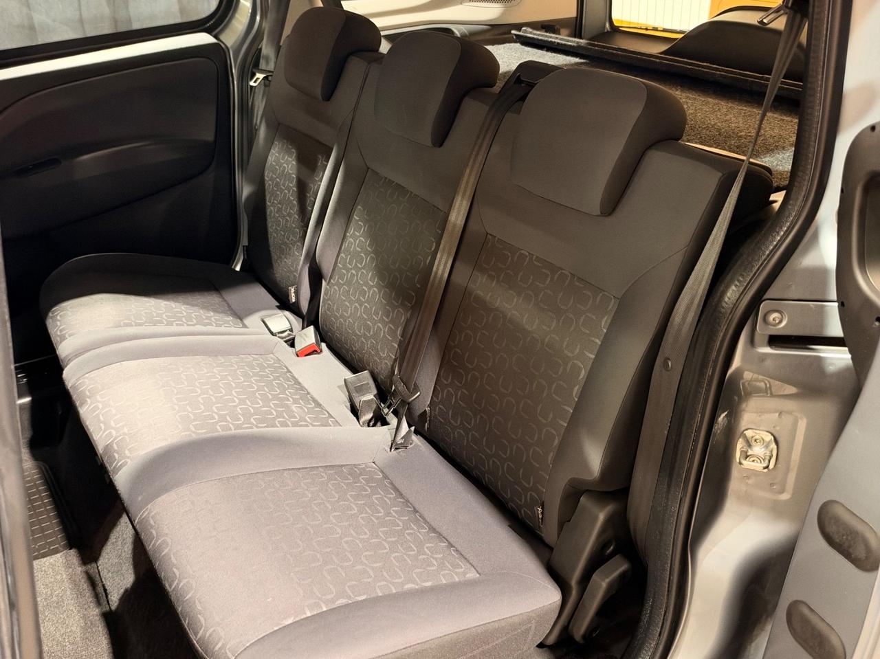 FIAT DOBLO 1.4 CON SOLI 73.313 KM IN CONDIZIONI DA VETRINA.