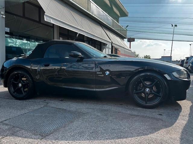 BMW Z4 Roadster 2.5i "HARD TOP / FARI XENO / PDC"