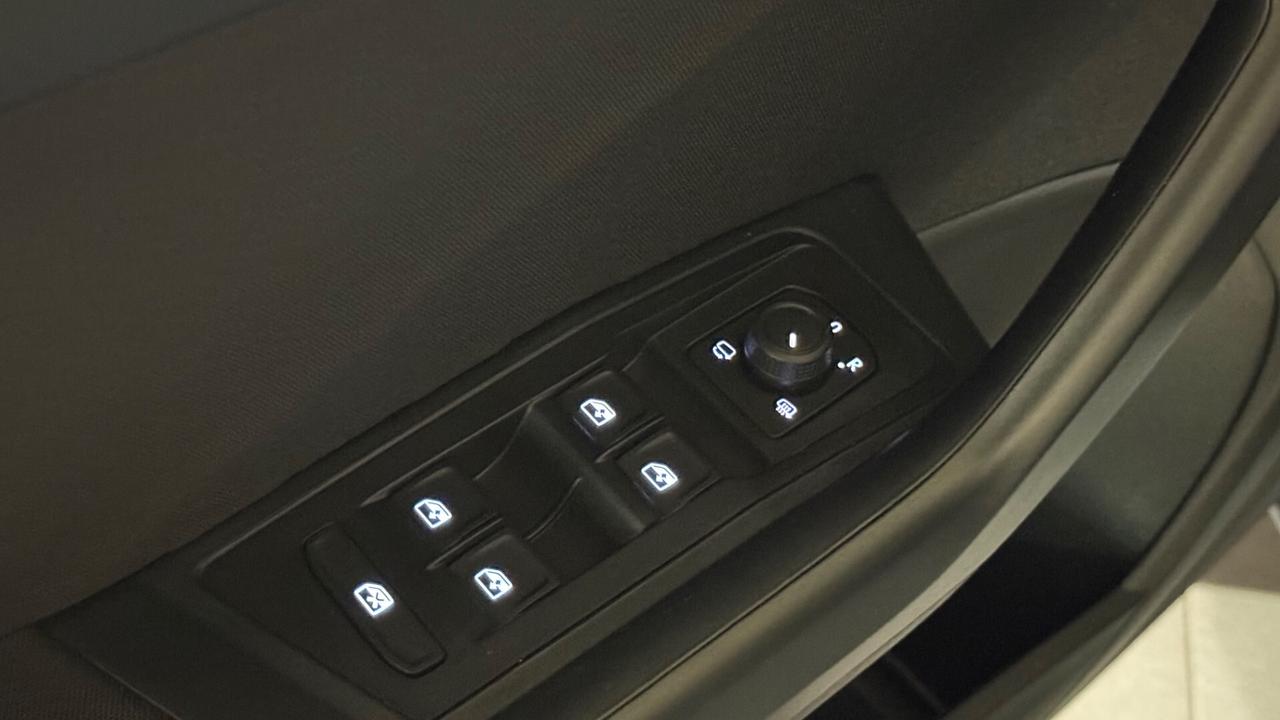 Volkswagen T-Roc 2.0 TDI 116cv Life 03/2024 Gancio Traino