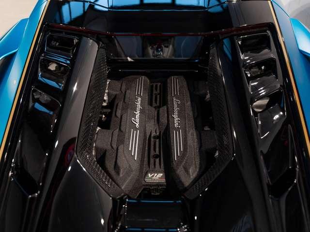 Lamborghini Revuelto 6.5 V12+solo600km+ADPERSONAM+FULL PPF+INT CARBON+LIFT+LIVREA BICOLORE+UFF. ITALIA+