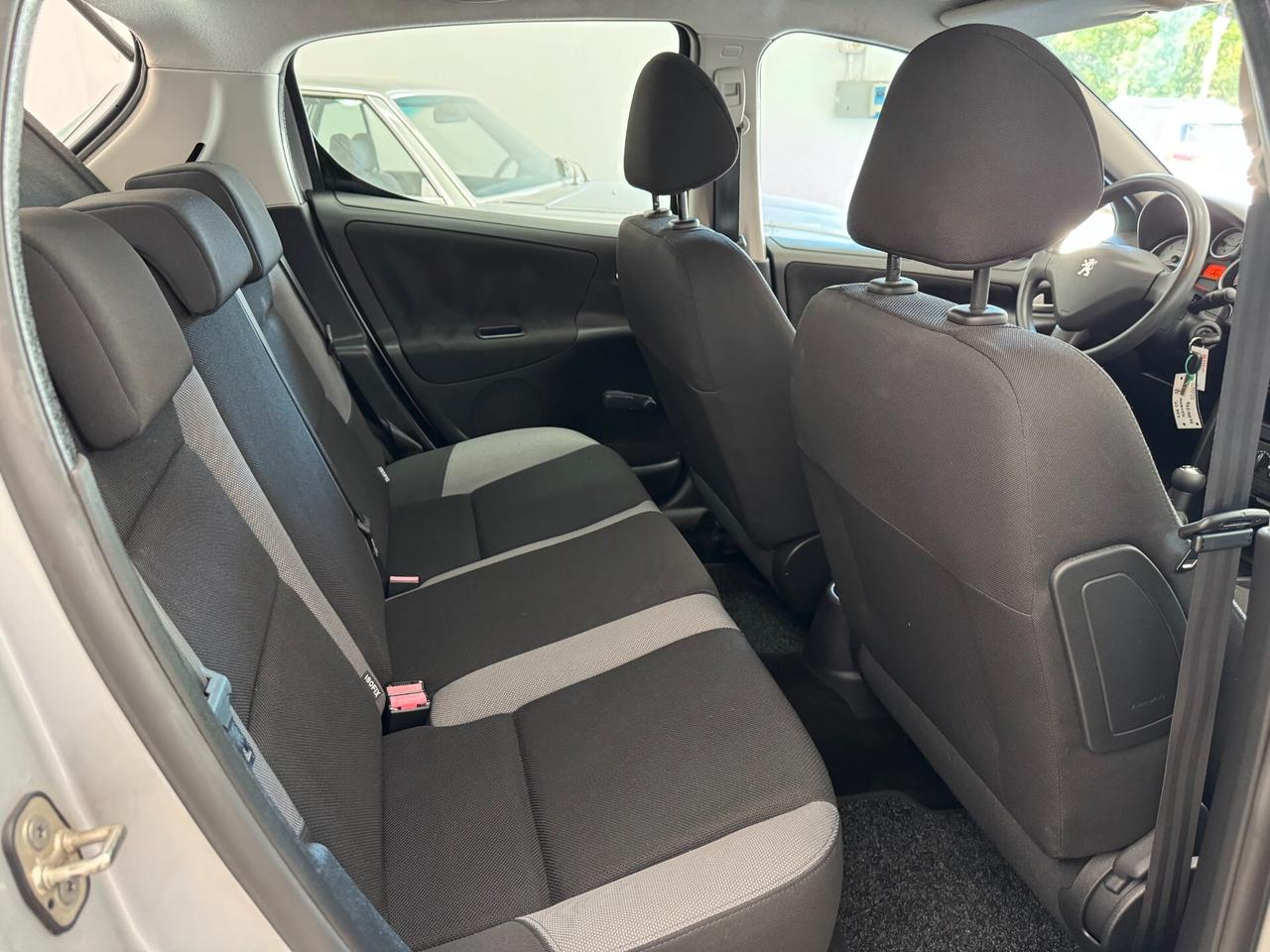 Peugeot 207 1.4 8V 75CV 5p. ONE Line OK NEOPATENTATI