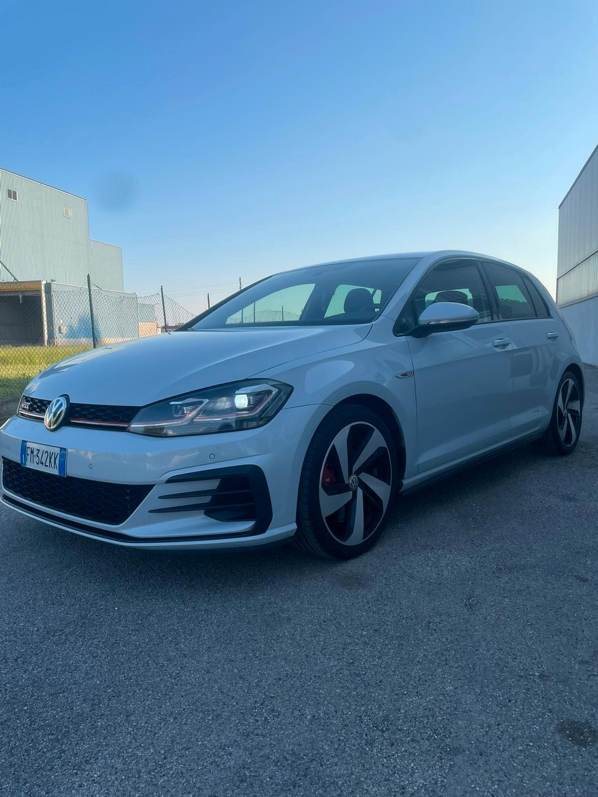 Volkswagen Golf GTI Performance 2.0 245 CV TSI 5p. BMT