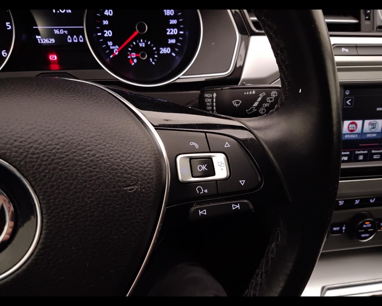 VOLKSWAGEN Passat VIII 2015 Variant - Passat Variant 2.0 tdi Business (