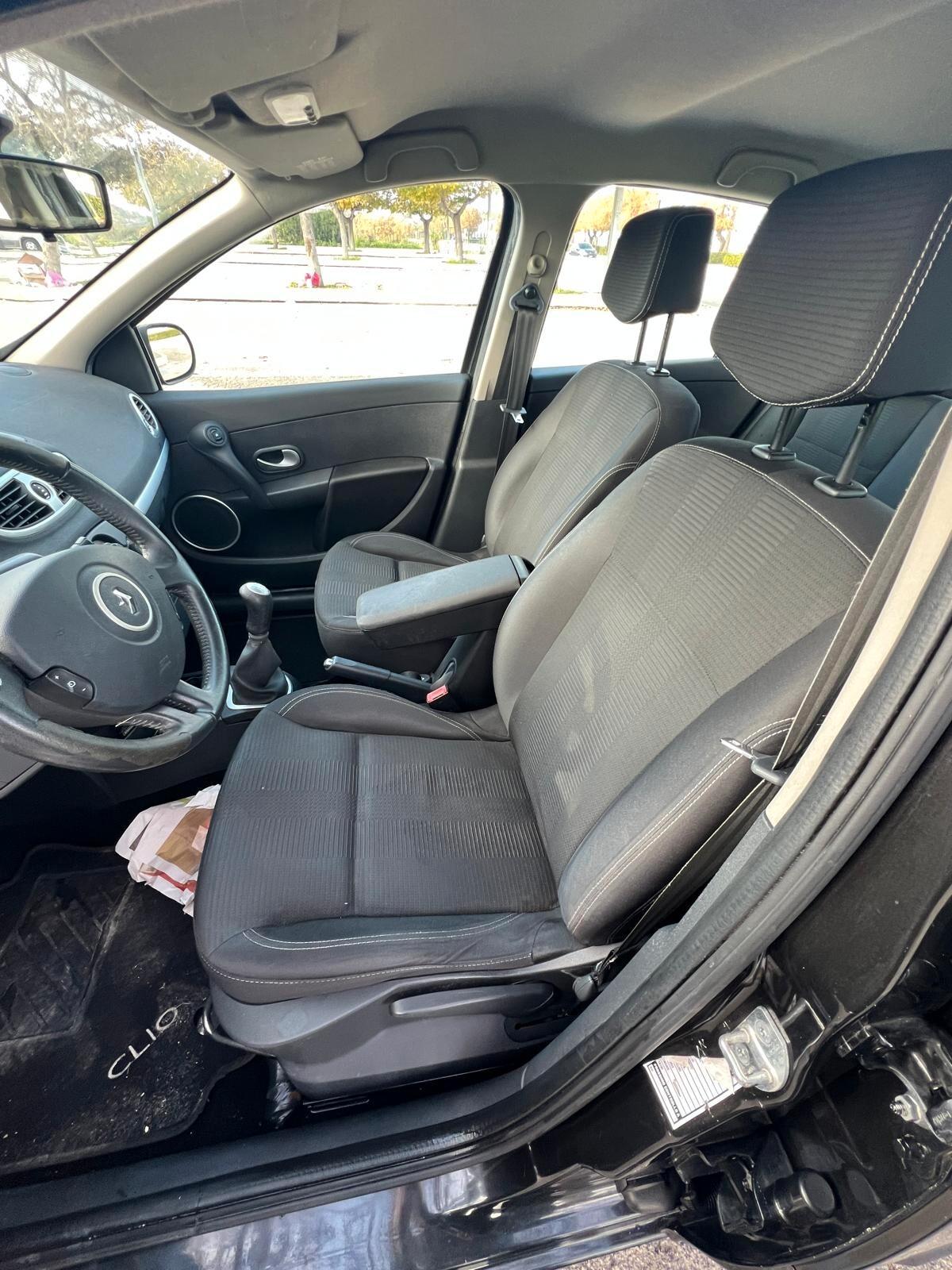 Renault Clio 1.2 16V 5P. Dynamique NAVIG.