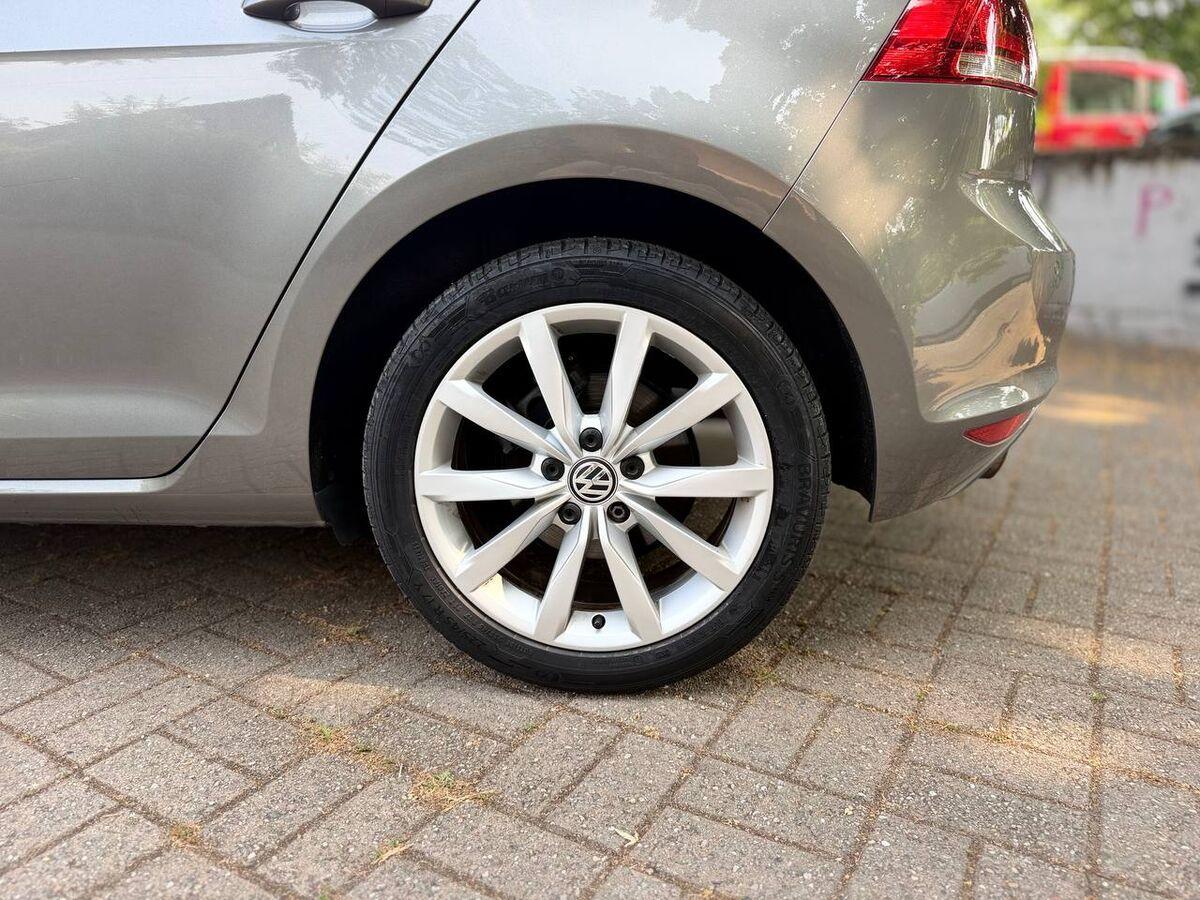 Volkswagen Golf 1.6 tdi Highline 5p dsg