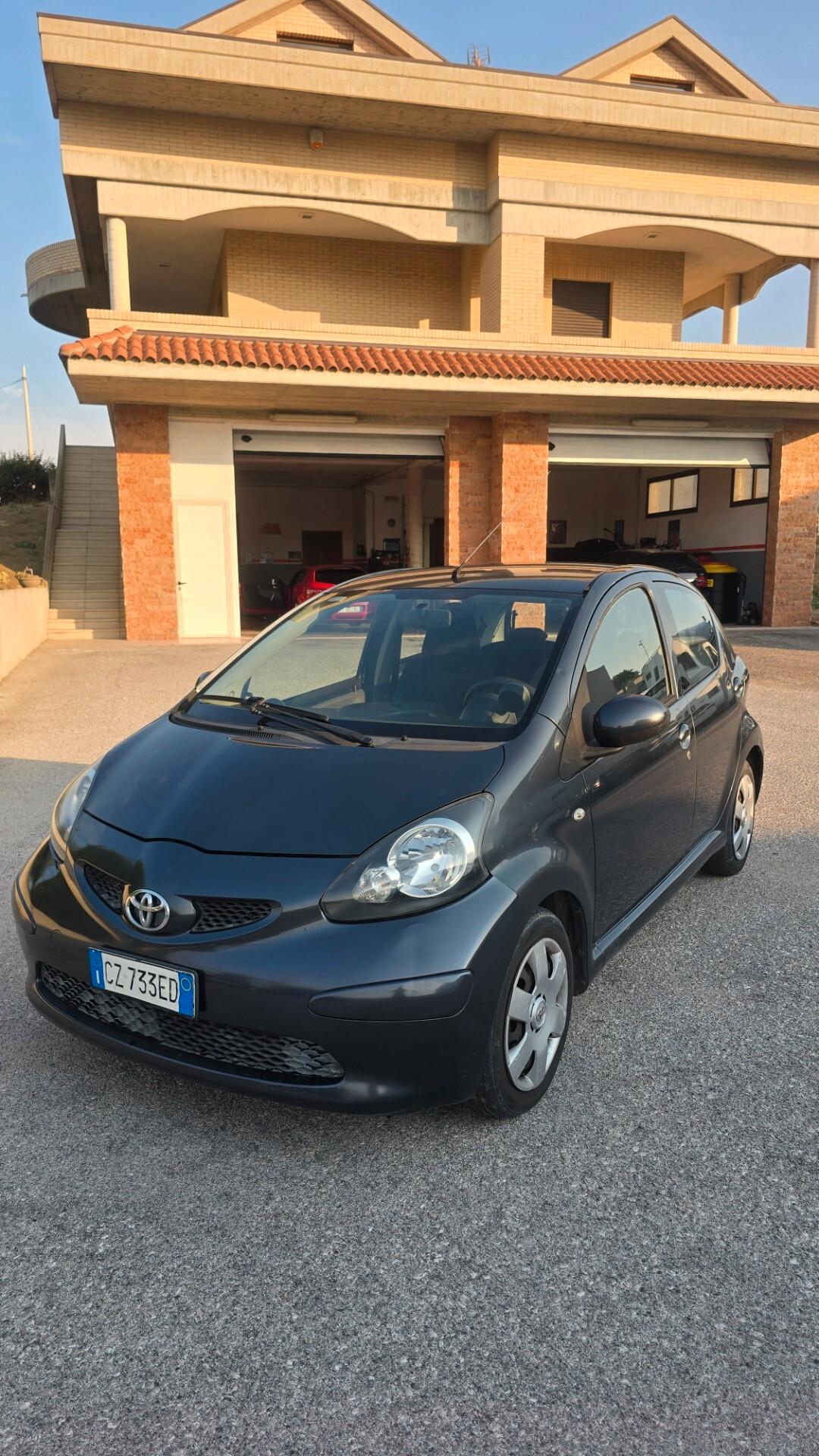 Toyota Aygo 1.0 12V VVT-i 5 porte