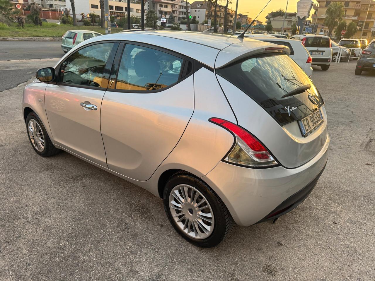 Lancia Ypsilon 1.2 GPL ECOCHIC 2013