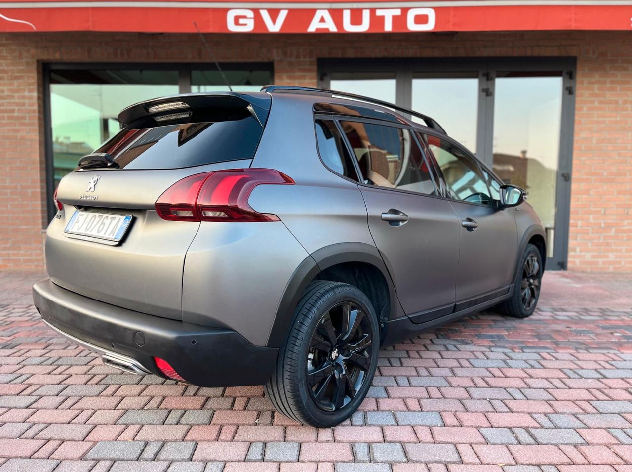 Peugeot 2008 BlueHDi 120 S&S Black Matt