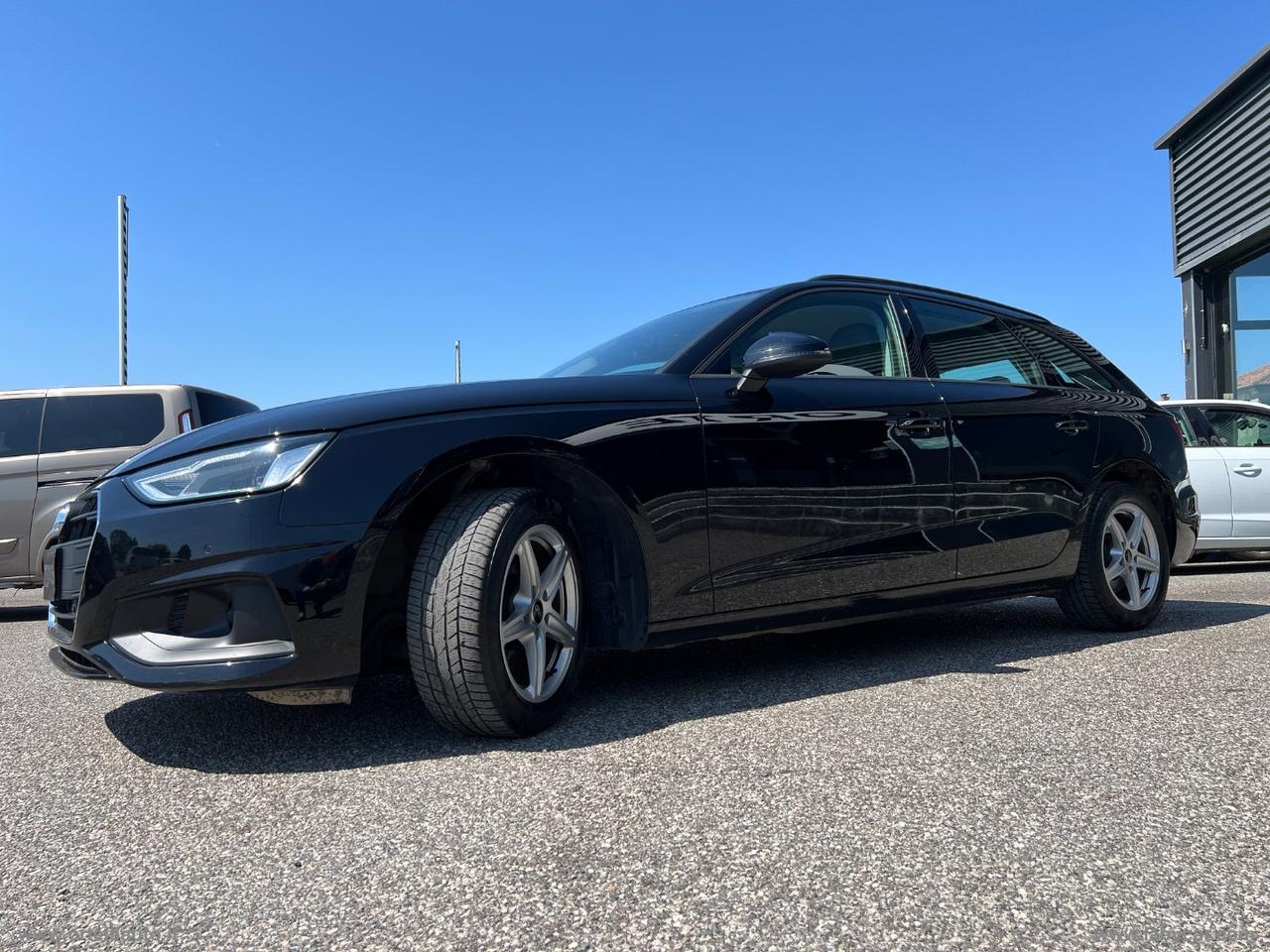 AUDI A4 Avant 35 TDI/163CV MHVE S tronic Business IVA DEDUCIBILE