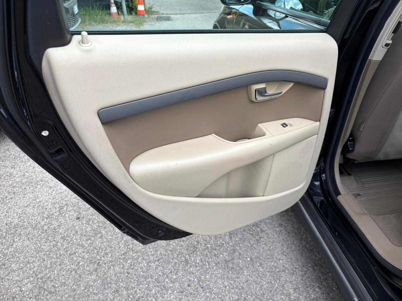 Volvo V70 2.0 F Kinetic GPL