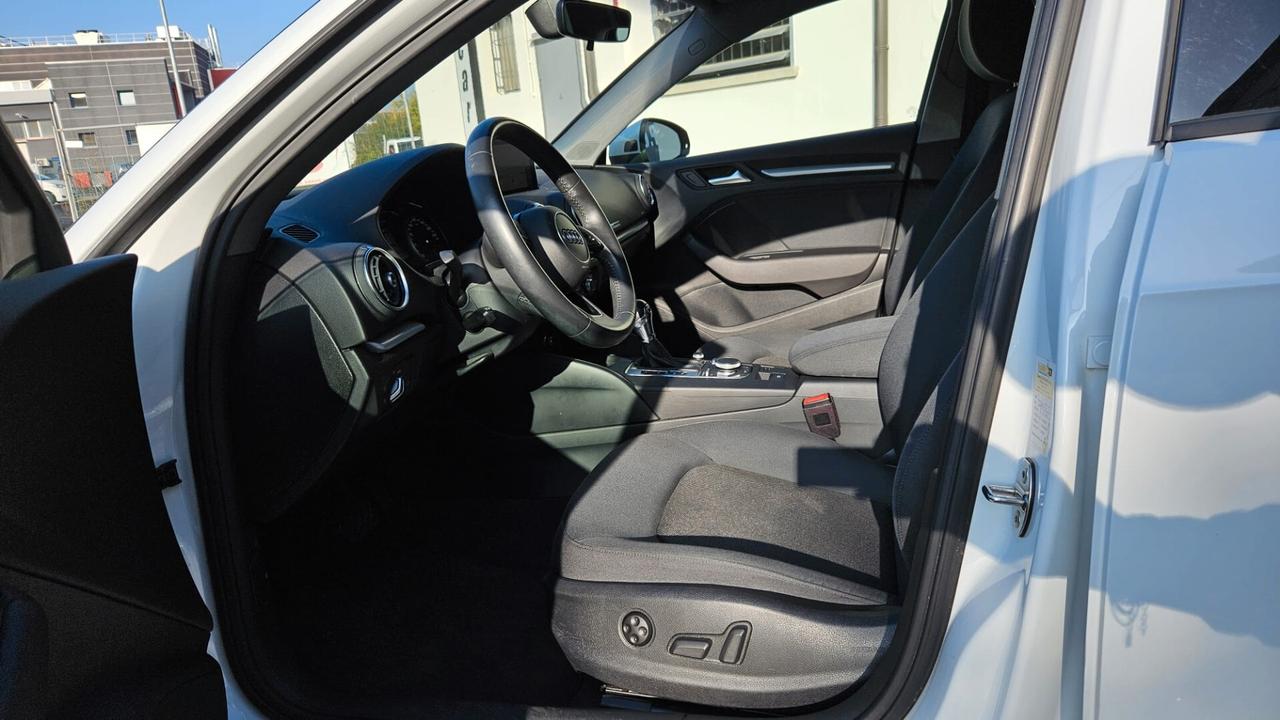 Audi A3 35 TFSI automatico