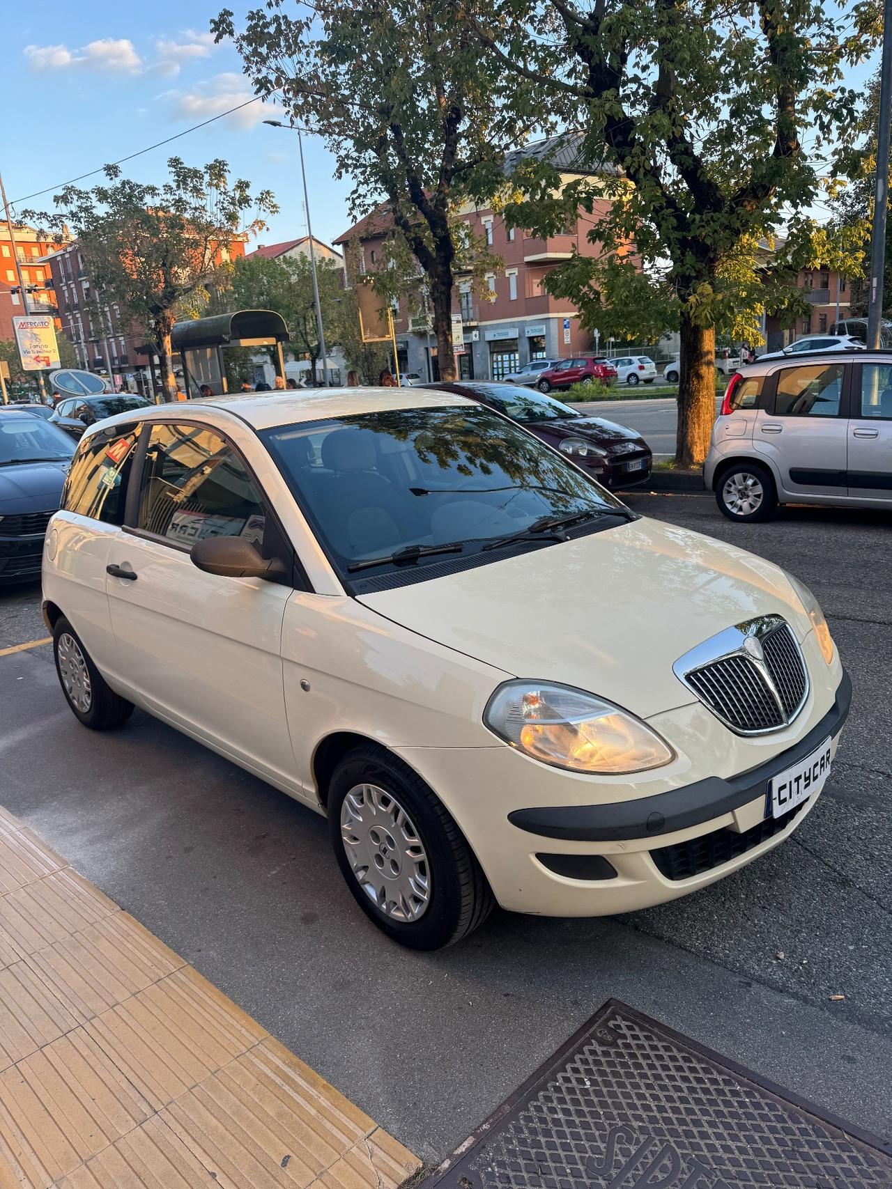 Lancia Ypsilon 1.2 60 cv Argento