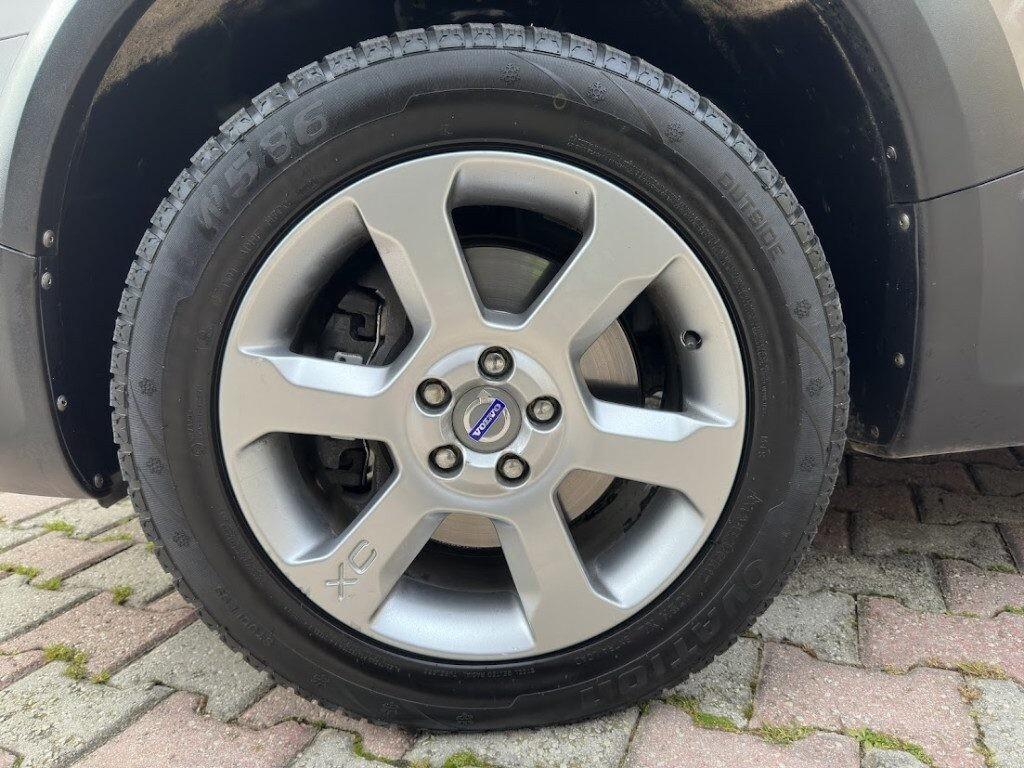 VOLVO XC70 D5 AWD kin