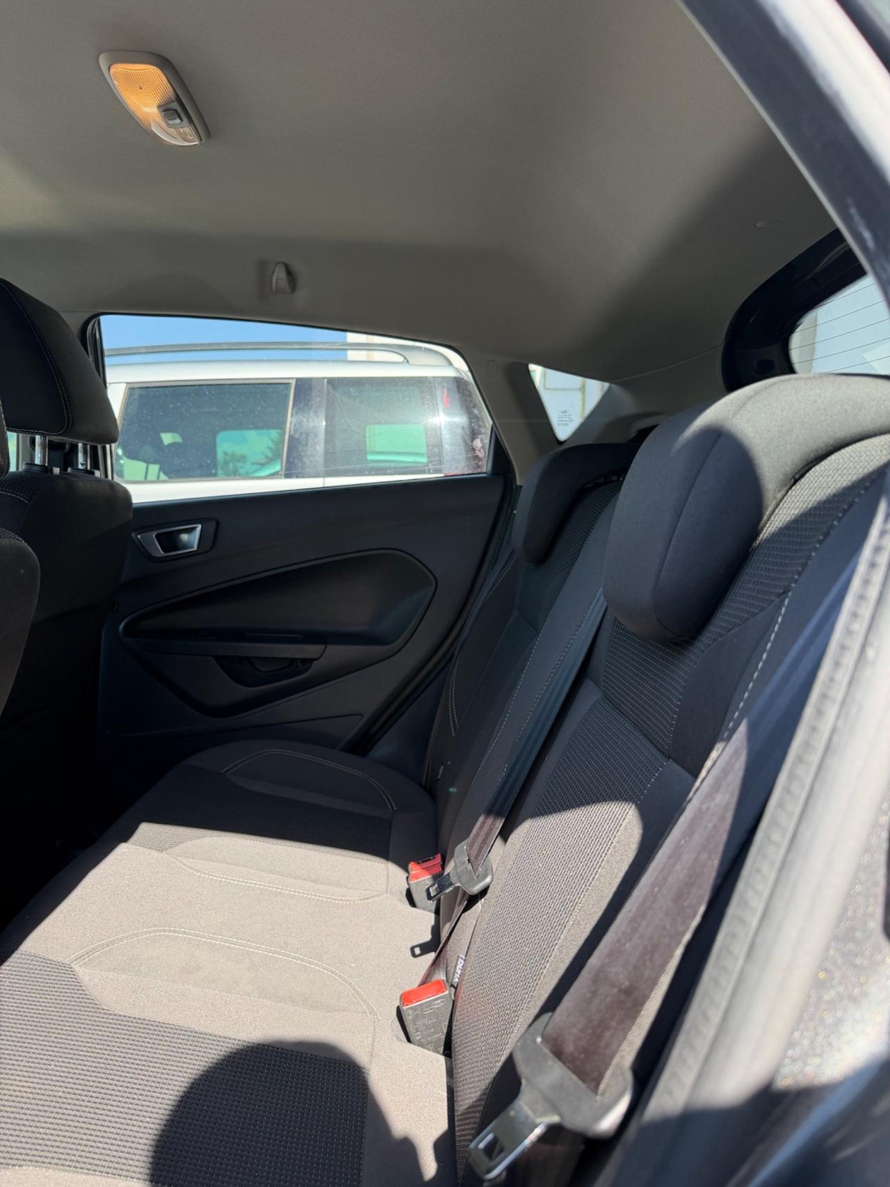 Ford Fiesta 1.5 TDCi 75CV 5 porte ST-Line