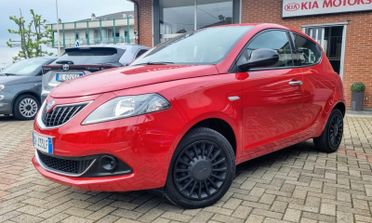 Lancia Ypsilon 1.0 FireFly 5 porte S&S Hybrid Ecochic Silver