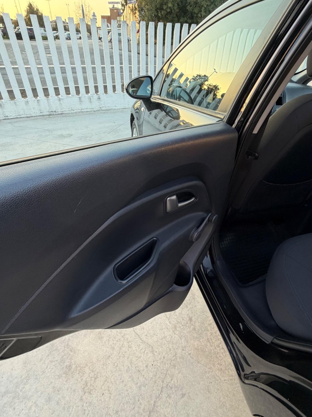 Kia Rio 1.1 CRDi 5p. Cool