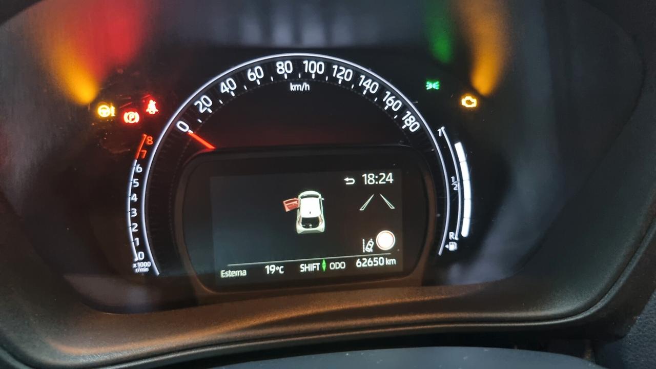 Toyota Aygo Connect 1.0 VVT-i 72 CV 5 porte x-play
