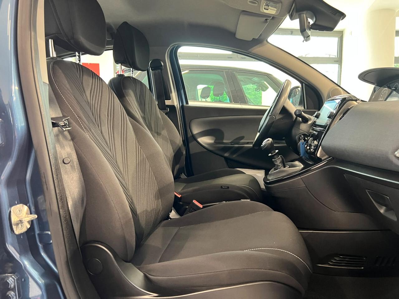 Lancia Ypsilon 1.0 FireFly 5 porte S&S Hybrid Gold
