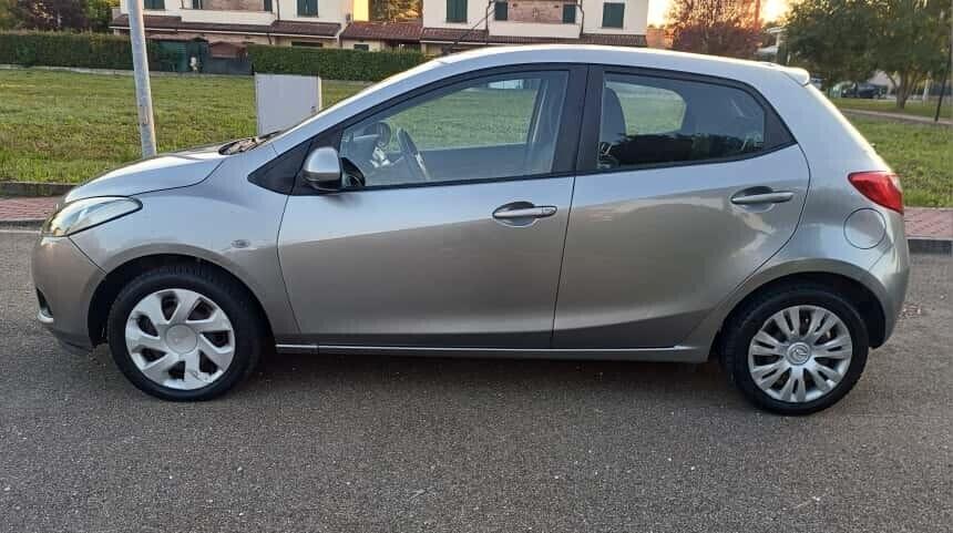 Mazda 2 Mazda2 1.3 16V 75CV 5p. Play GPL