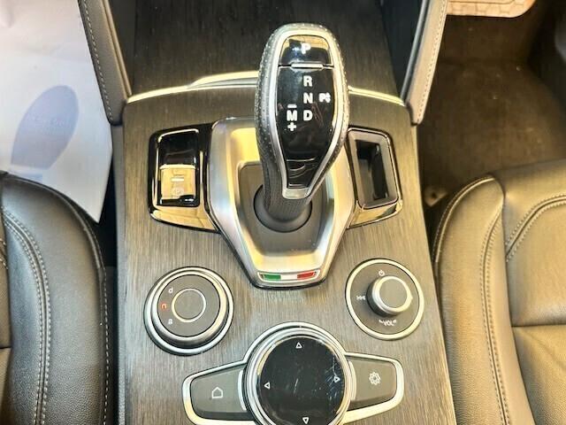 Alfa Romeo Stelvio 2.2 Turbodiesel 160 CV AT8 RWD Business