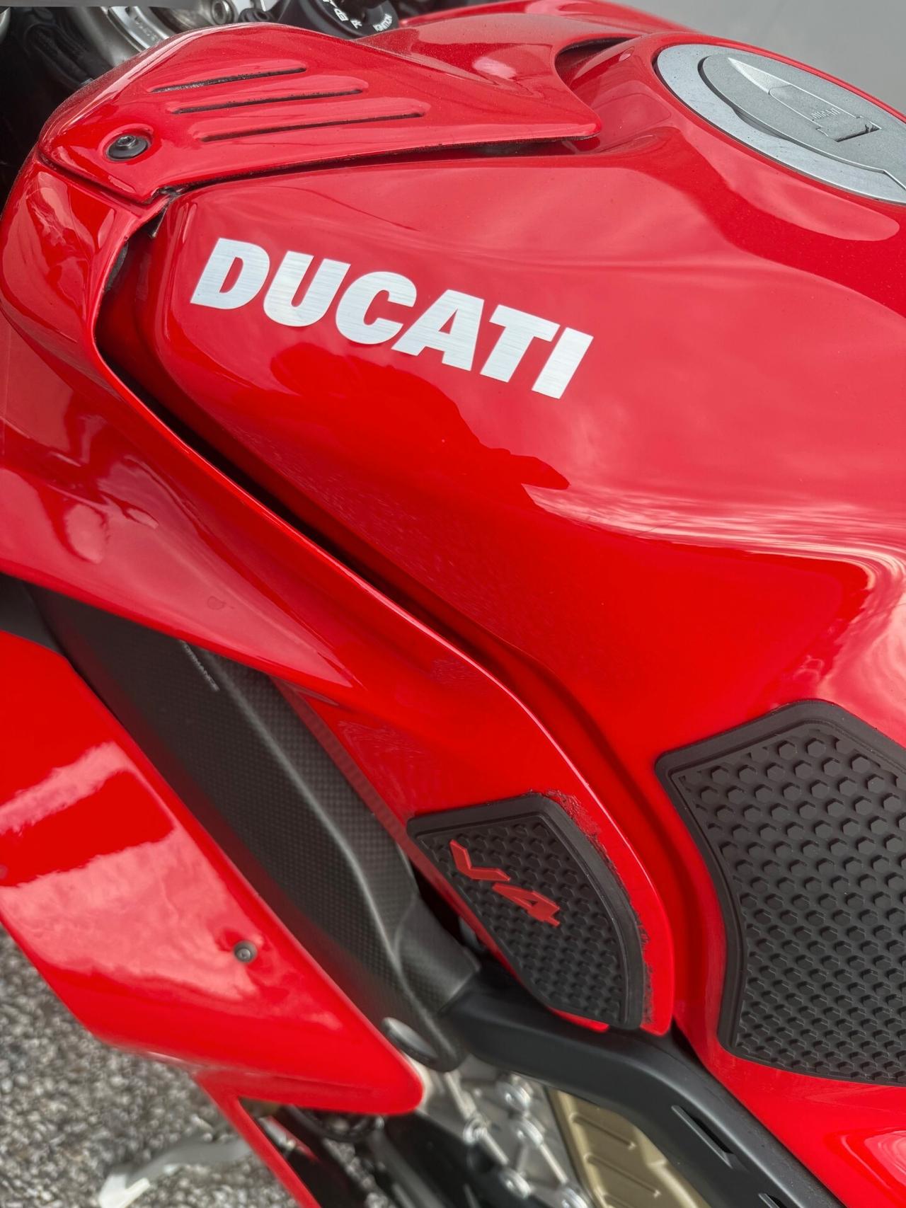 Ducati Panigale V4 S