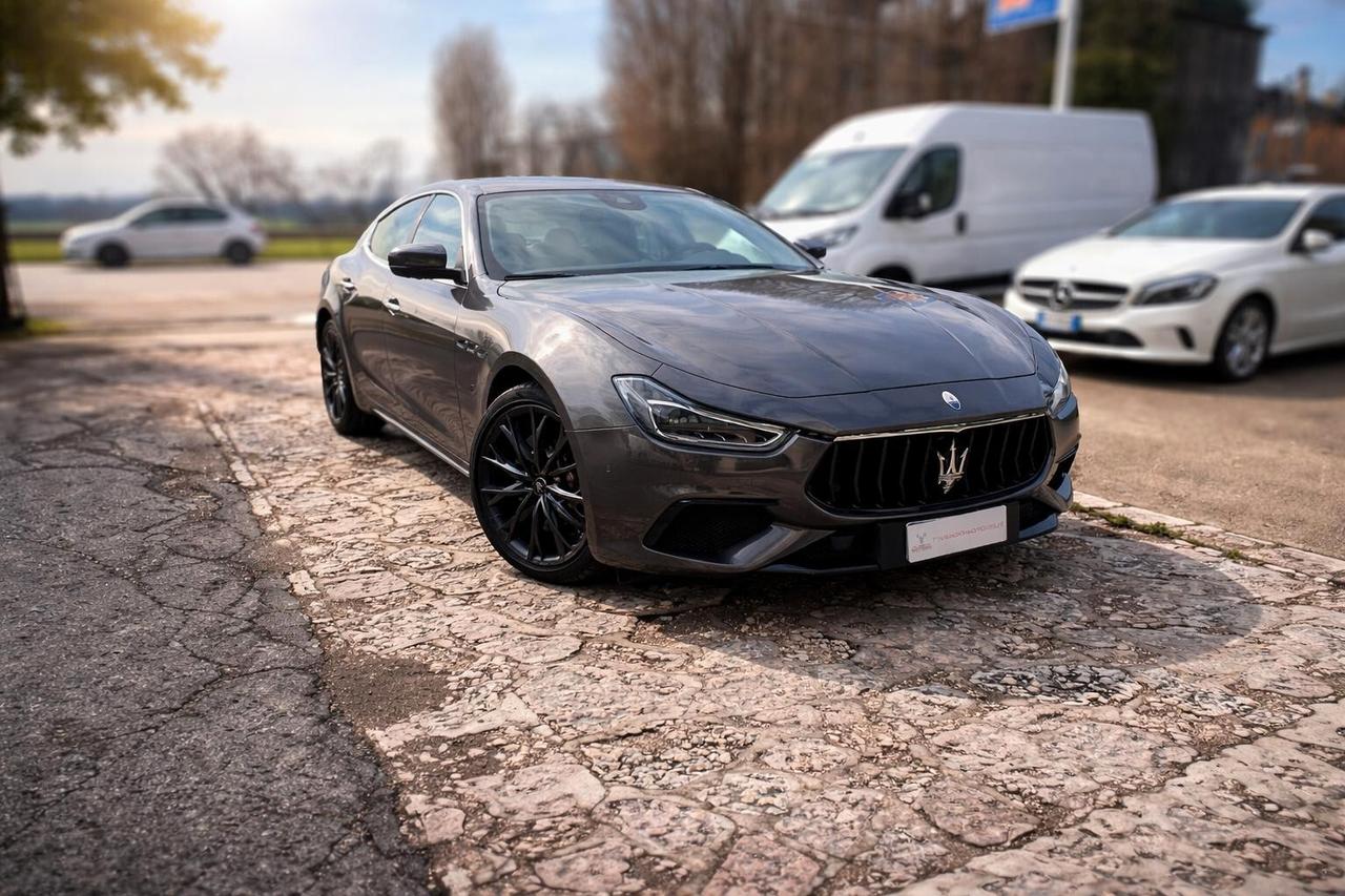 Maserati Ghibli 330 CV MHEV GRANSPORT