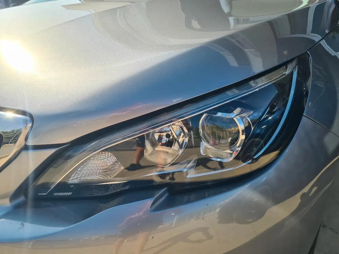 Peugeot 308 BlueHDi 100 S&S Business