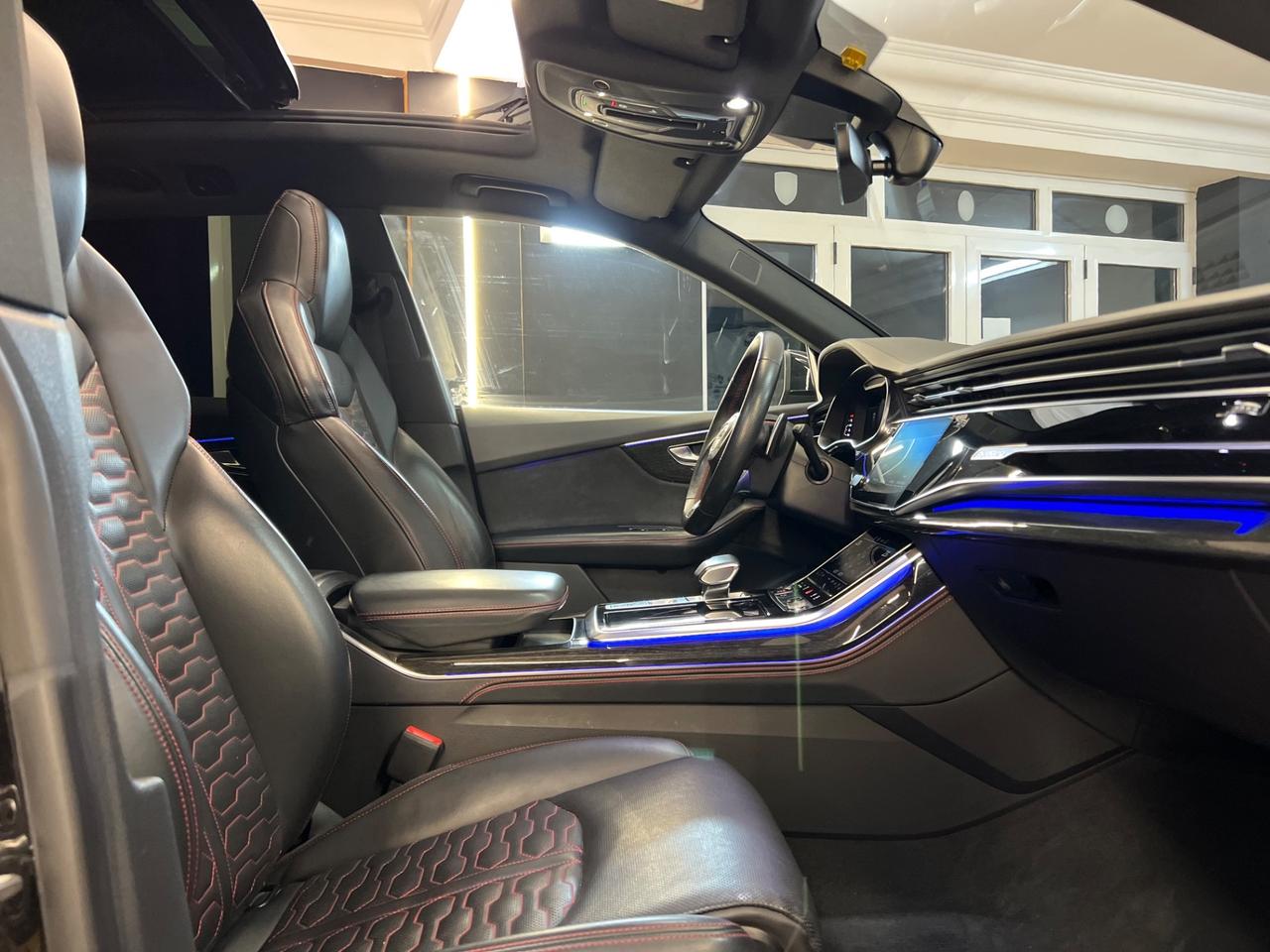 Audi Q8 RS TFSI V8 quattro tiptronic