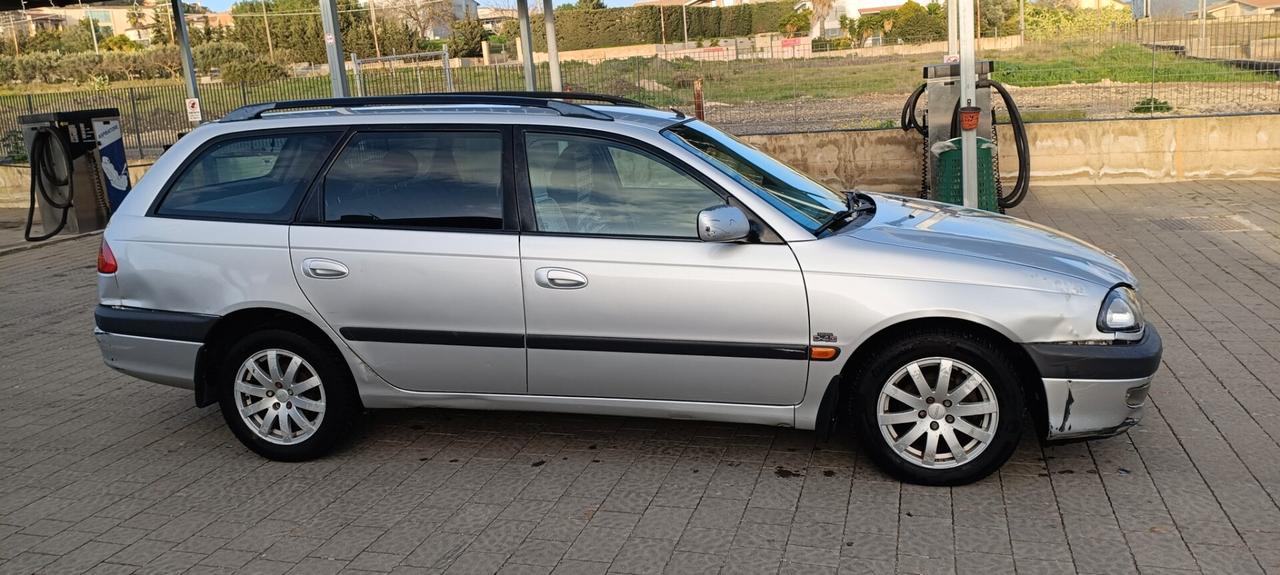 Toyota Avensis 2.0 Tdi D-4D cat Sol