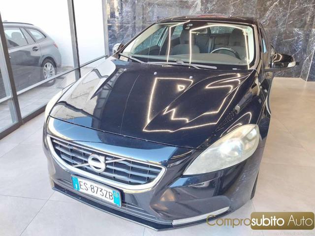 VOLVO V40 D2 1.6 Momentum