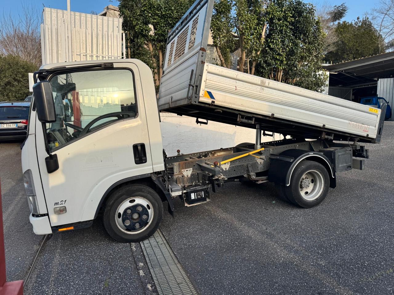 Isuzu M21 Ground E 1.9 TDI Ribaltabile trilaterale con pdf