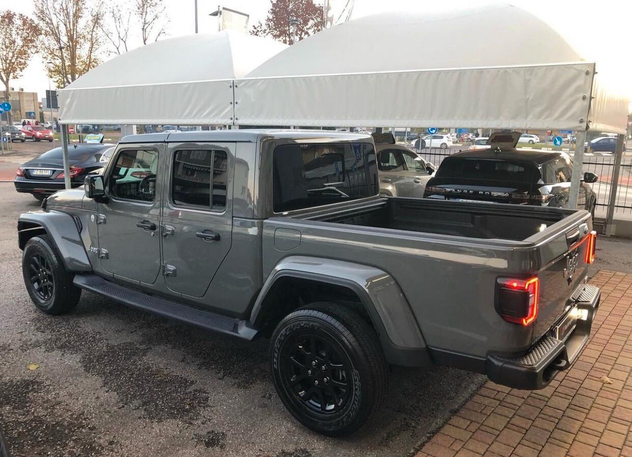 Jeep Gladiator price plus vat prezzo più iva