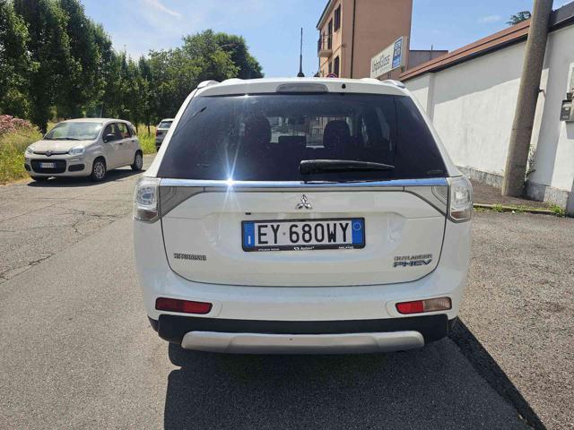 MITSUBISHI Outlander 2.0 MIVEC 4WD PHEV Instyle