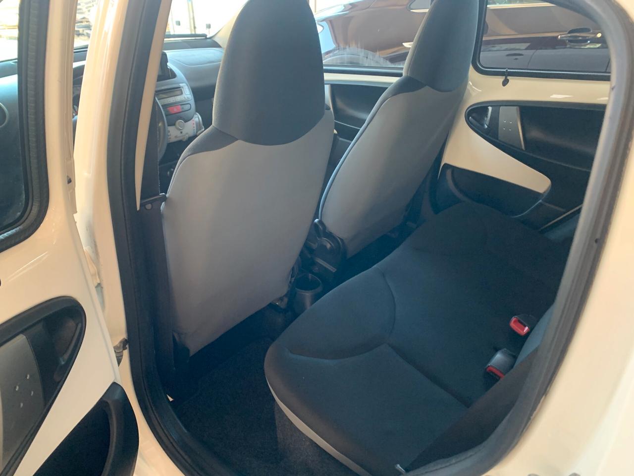 Toyota Aygo 1.0 12V VVT-i 5 porte Active Connect OK NEO PATENTATI