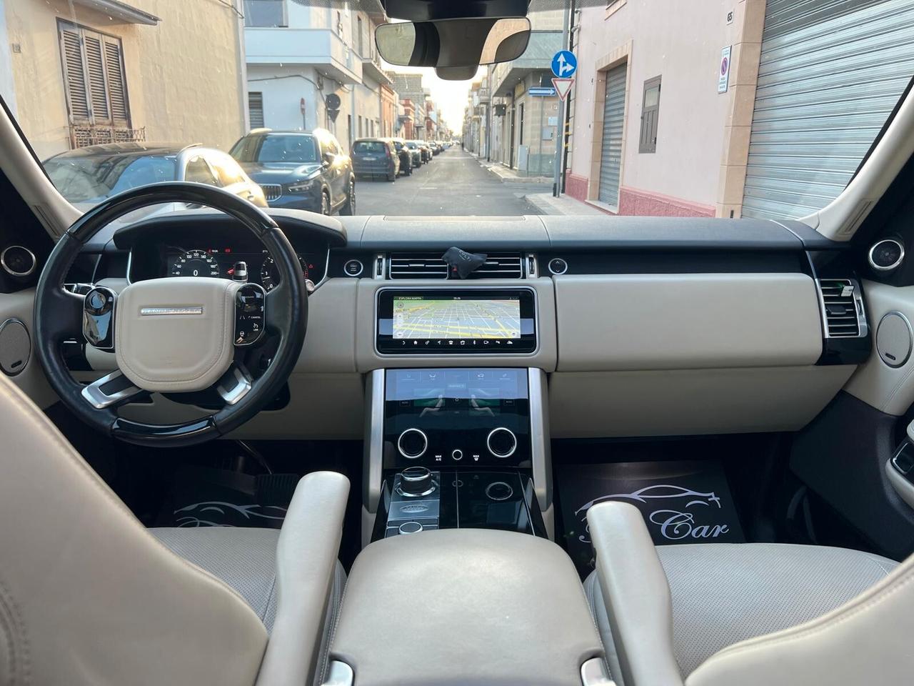 LAND ROVER RANGE ROVER VOGUE 3.0 V6 249CV 4X4 TETTO PELLE NAVI ANNO 2018
