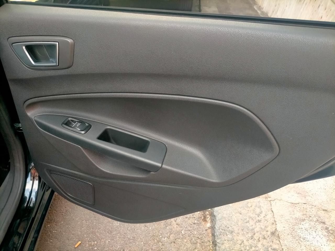 Ford Fiesta 1.4 5p. Bz.- GPL Titanium