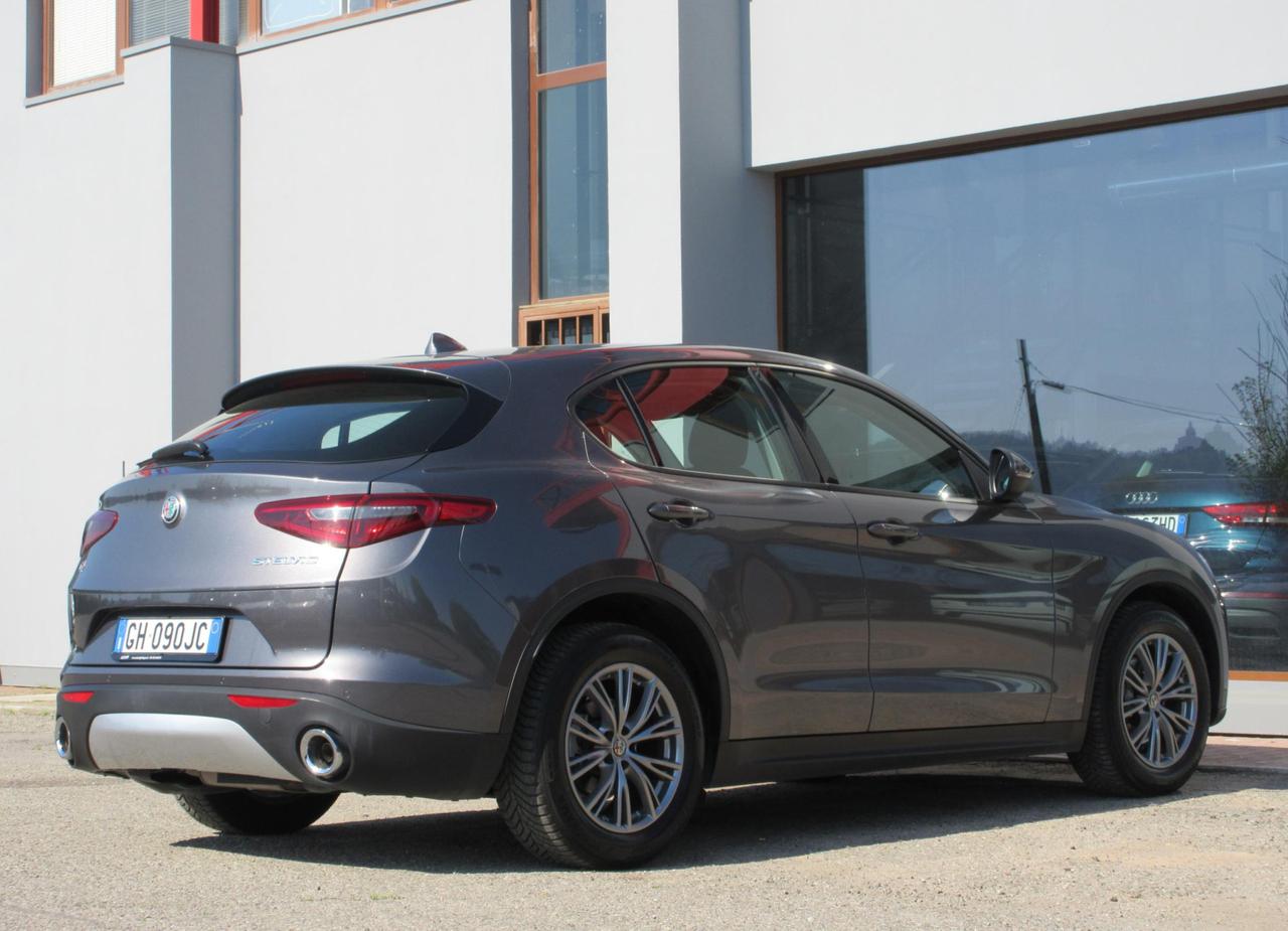 Alfa Romeo Stelvio 2.2 t Business Q4 190cv auto