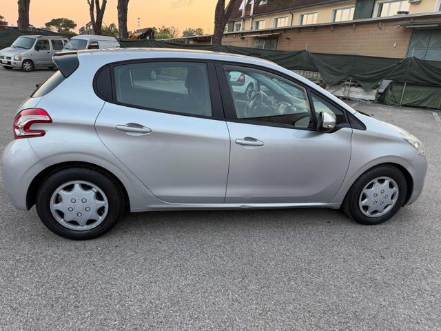 PEUGEOT 208 129,277km 1.4 8V e-HDi 68CV S&S robot. 5p. Active