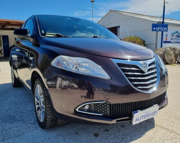 Lancia Ypsilon 1.2 69 CV 5 porte Gold
