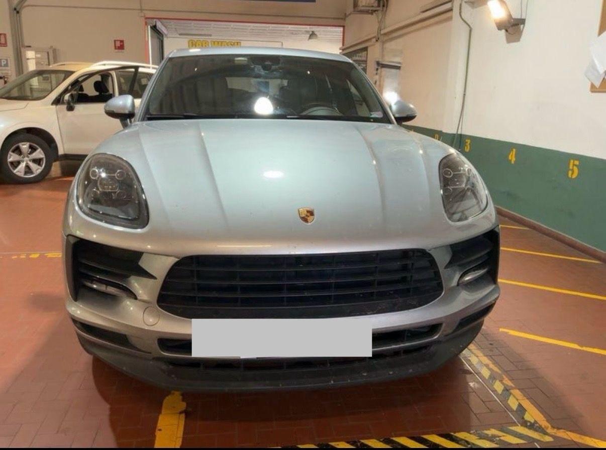 Porsche Macan 2.0 Book service Porsche