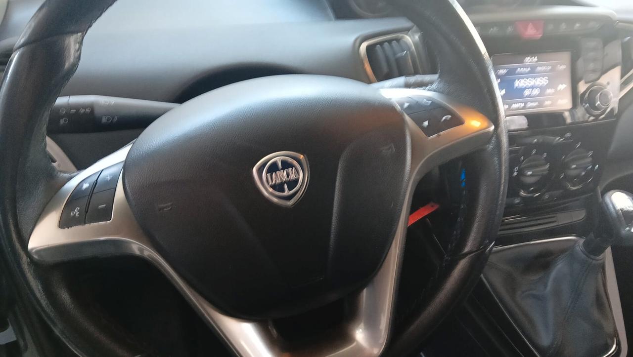 Lancia Ypsilon 85 CV 5 porte Gold CAMBIO AUTOMATICO