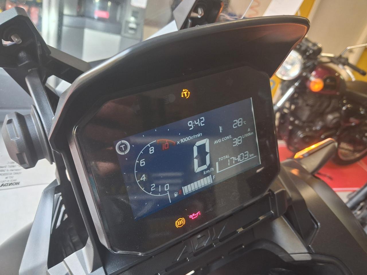 Honda ADV 350 ABS + TCS