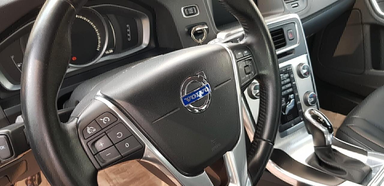 Volvo V60 2.0 d 150 cv D3 Geartronic Volvo Ocean Race,pelle,cambio automatico,navi,cruise control,cerchi 18