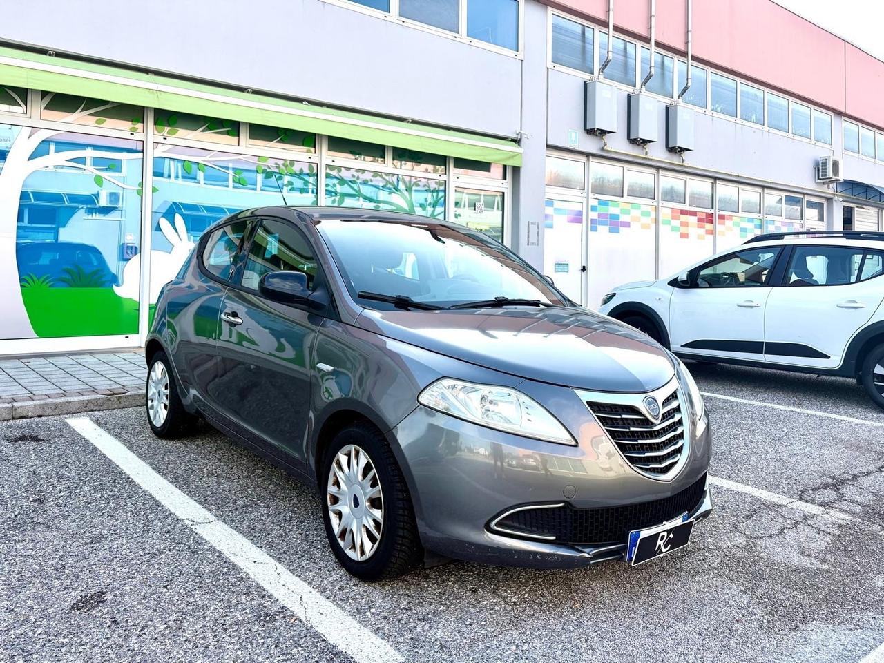 Lancia Ypsilon 1.3 Mjet Neopatentati